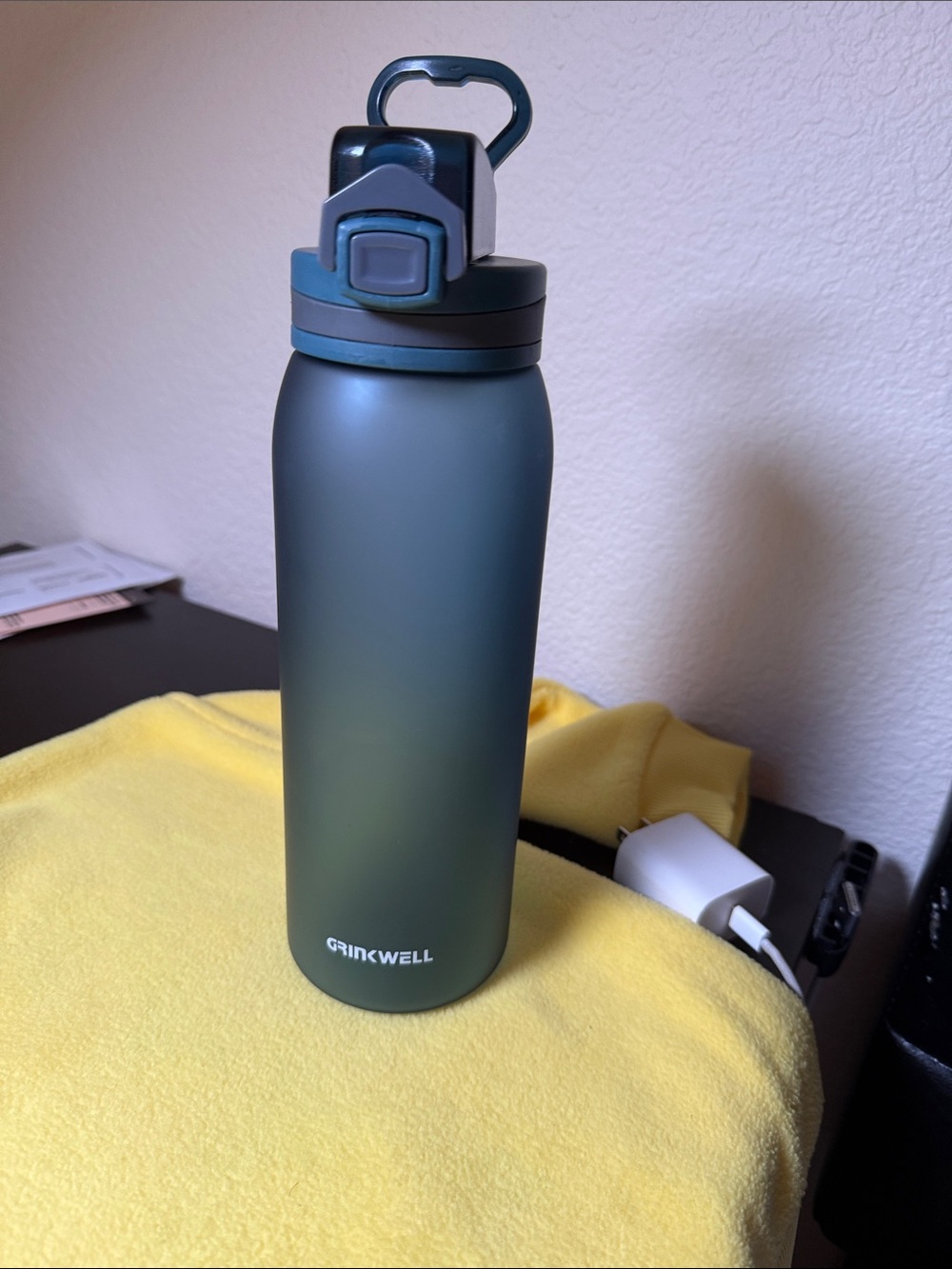 Matte Green Stainless Steel Water Bottle with Flip Straw Lid